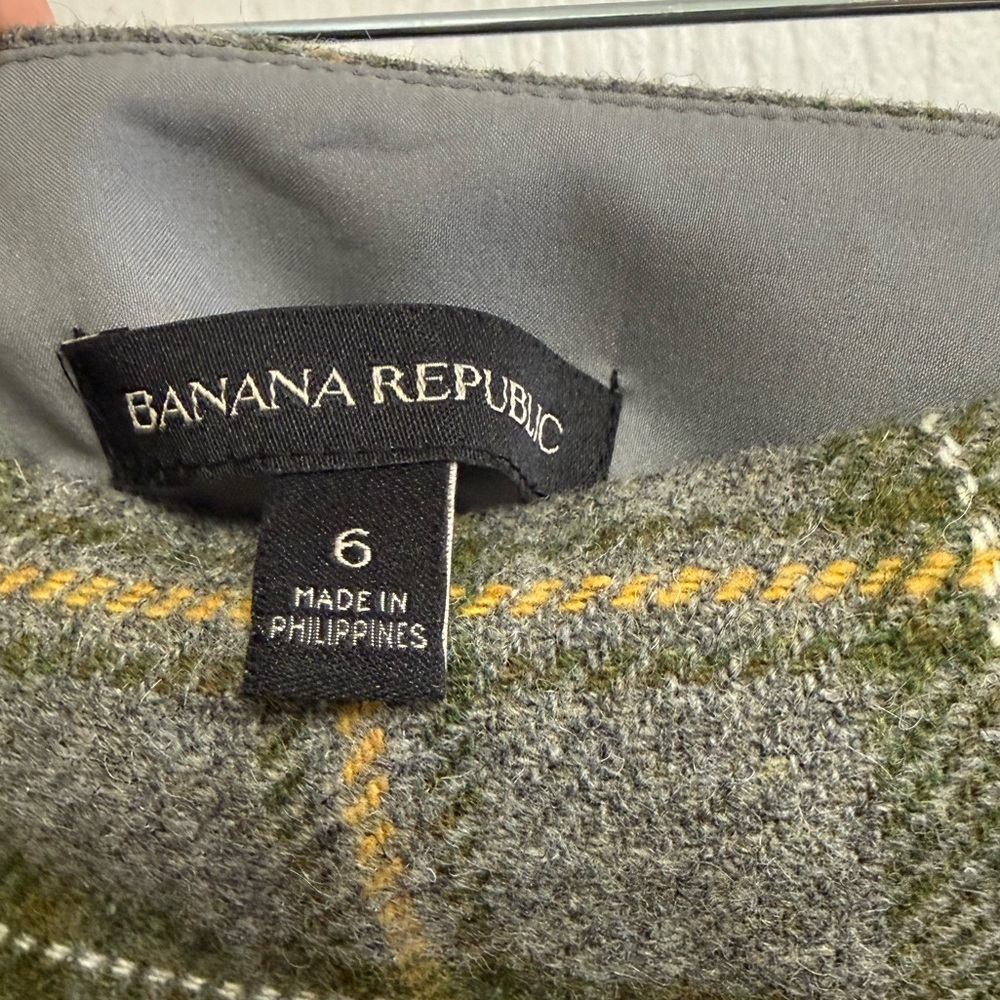Banana Republic Wool Silk Plaid Mini Skirt Sz 6 Gray Green Preppy Dark Academia - Picture 5 of 6